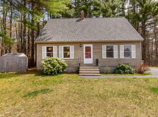 13 Barrows Dr, Topsham, ME 04086