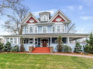 278 S Long Beach Ave, Freeport, NY 11520