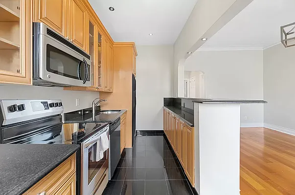 Rented by REAL New York | media 25