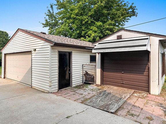 3rd image of 1133 S 20th STREET