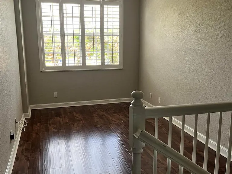 404 SE Bloxham Way — Photo 10