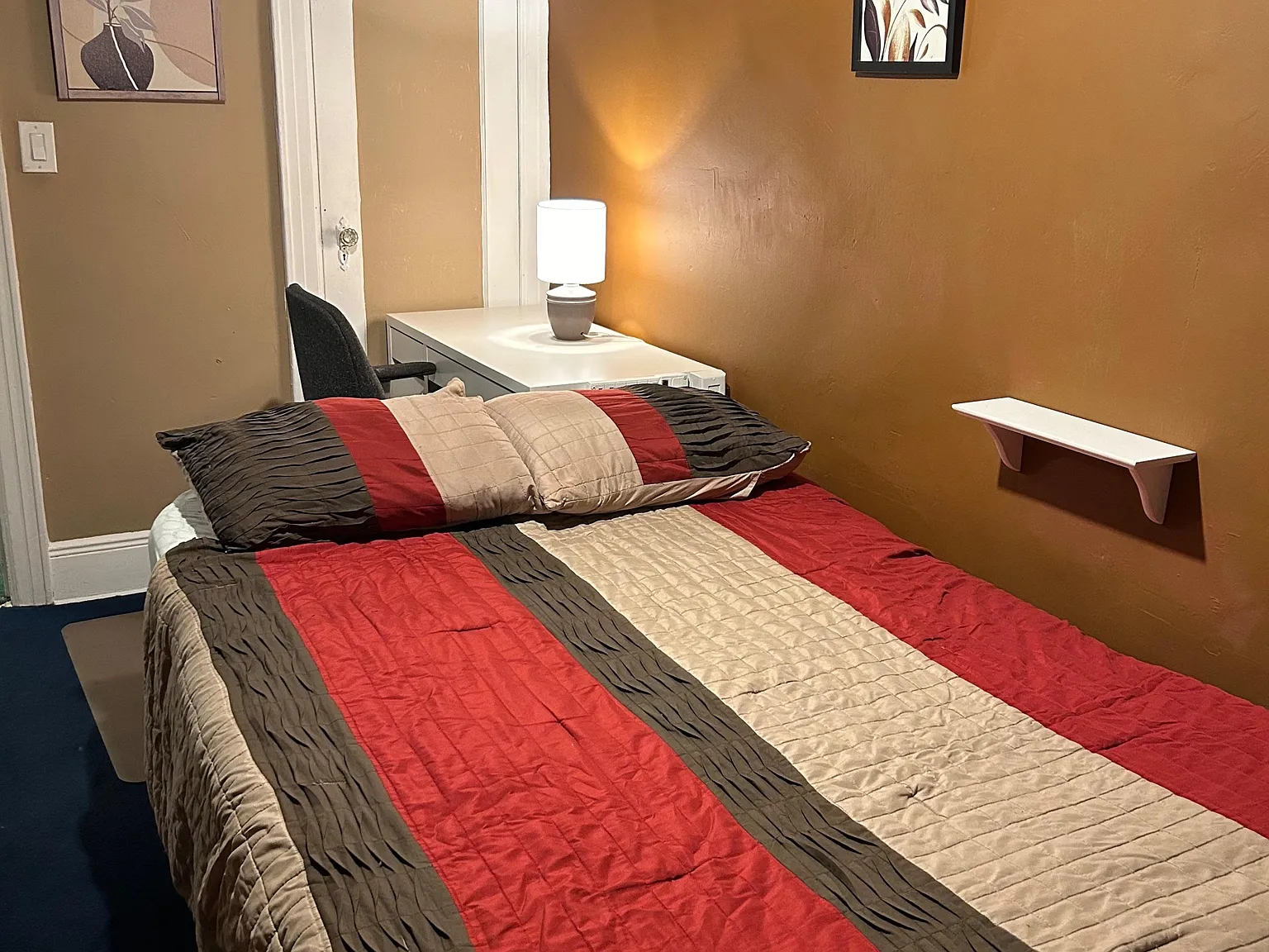 4 bed, 1.0 bath, 2200 sqft, $1,473 — Photo 1