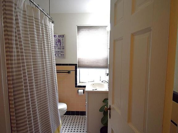 4th image of 115 E Glebe Rd