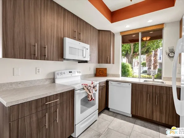 401 S El Cielo Rd APT 147, Palm Springs, CA 92262