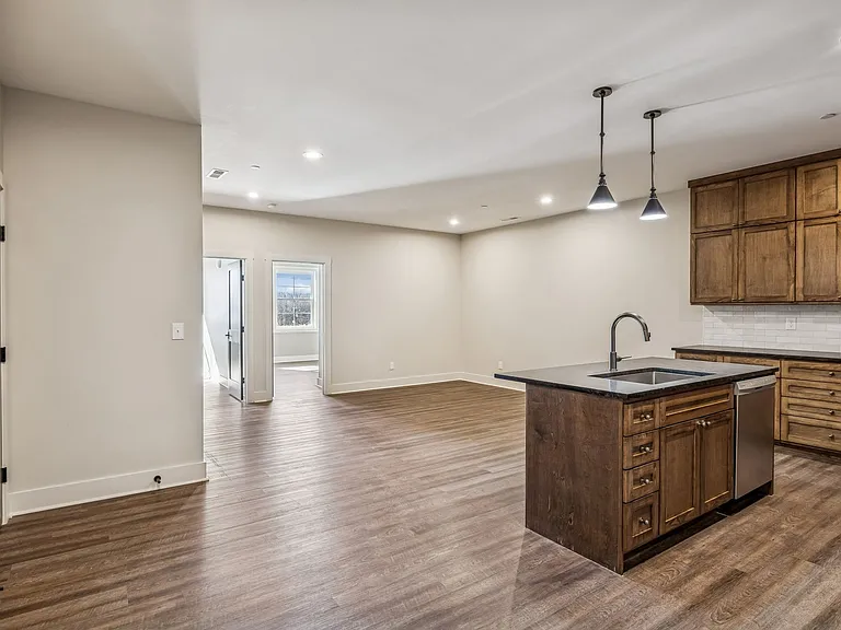 118 N Main St #D — Photo 5