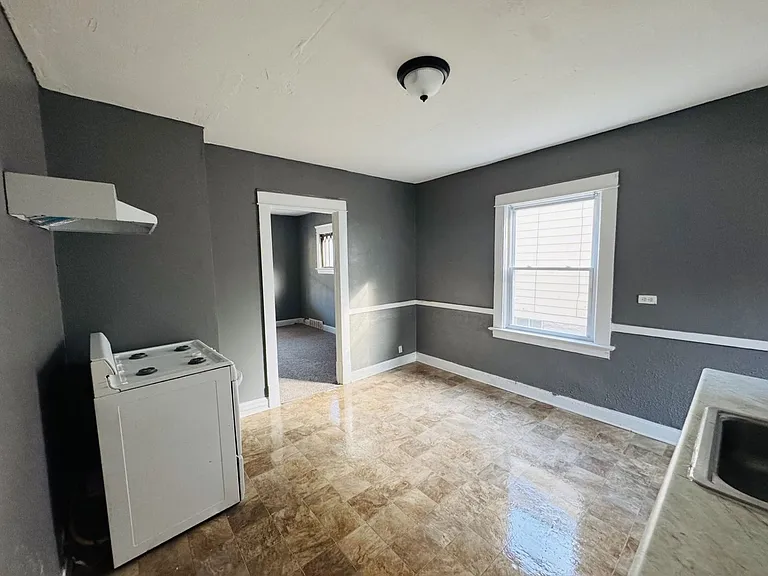 2816 E 125 ST — Photo 18