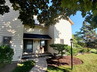 785 Chandler Rd, Gurnee, IL 60031