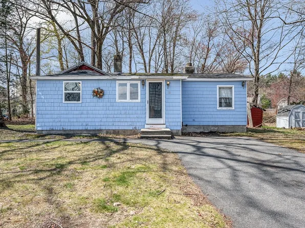 118 Mascuppic Trl, Tyngsboro, MA 01879