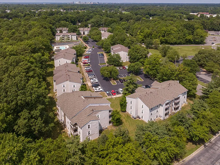Laurel Pines — Photo 31