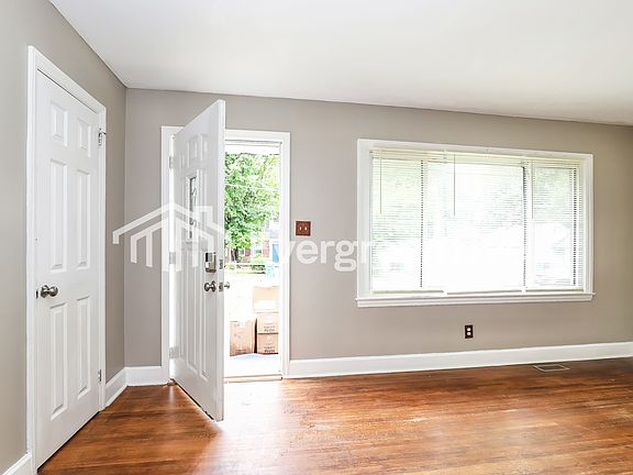3rd image of 1113 Cedrow Dr