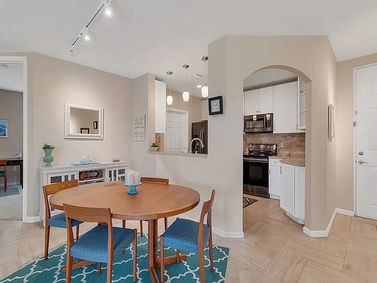 5020 Fairways Cir #J206 — Photo 5