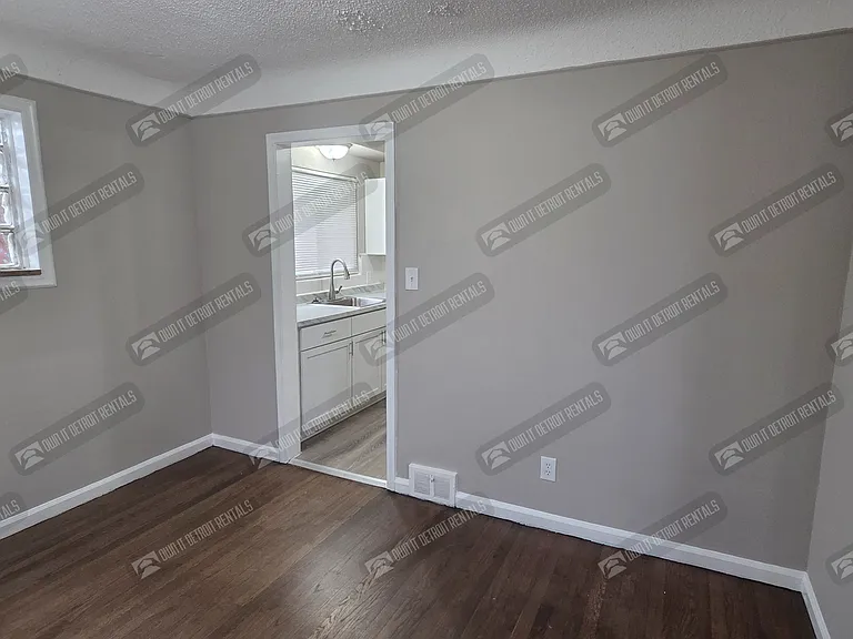 15039 Eastburn St — Photo 6
