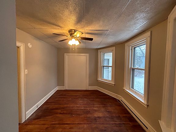 Dining room / Bonus room