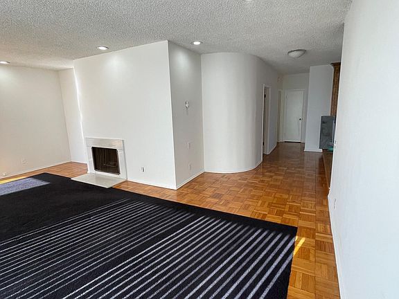 3rd image of 11935 Dorothy St APT 302