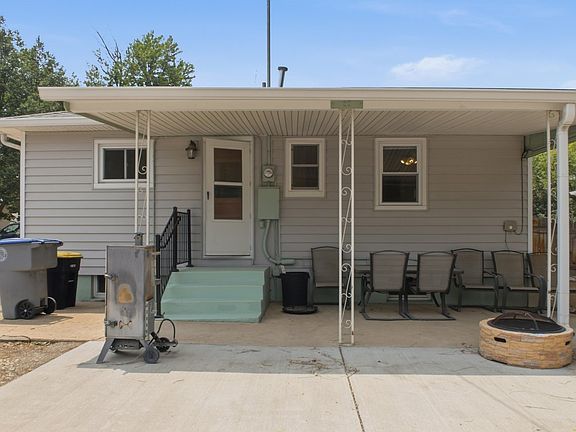 4th image of 820 Vivian St