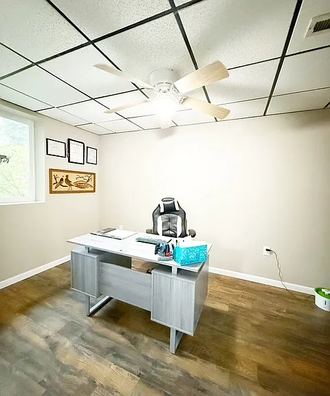 710 Parkway Ct NE — Photo 41