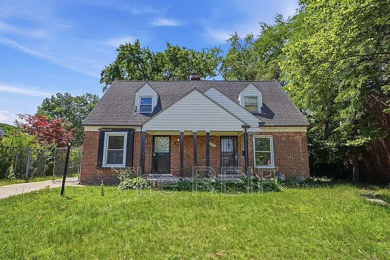 2 bed, 1.0 bath, $1,050 — Photo 3