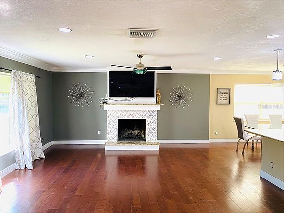 2nd image of 1907 Whitehall Dr