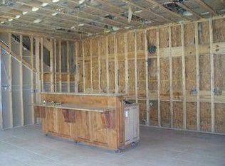 433 E Beach Dr, Ocean Springs, MS 39564