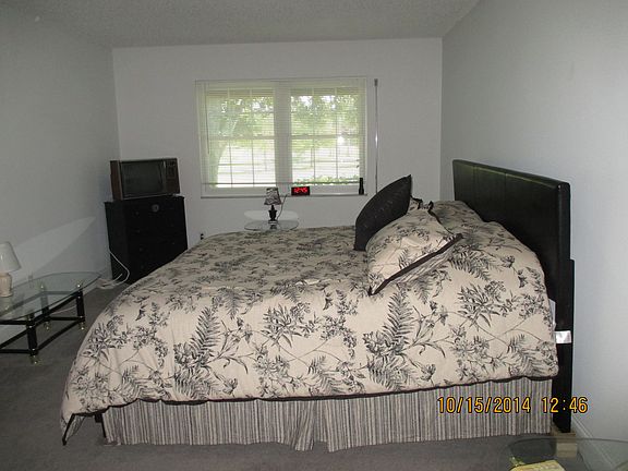 3rd image of 1048 Dunrobin Dr APT D