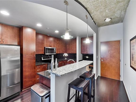 4th image of 860 Peachtree St NE Unit 2210