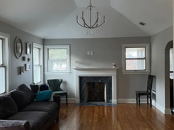 102 Pine St, Bloomingdale, GA 31302