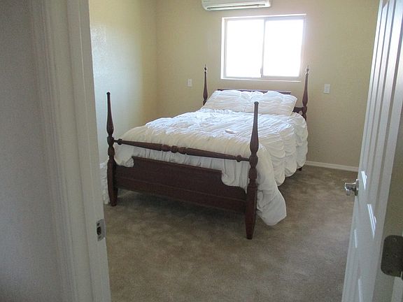 4th image of 1044 Vista Dr Unit D