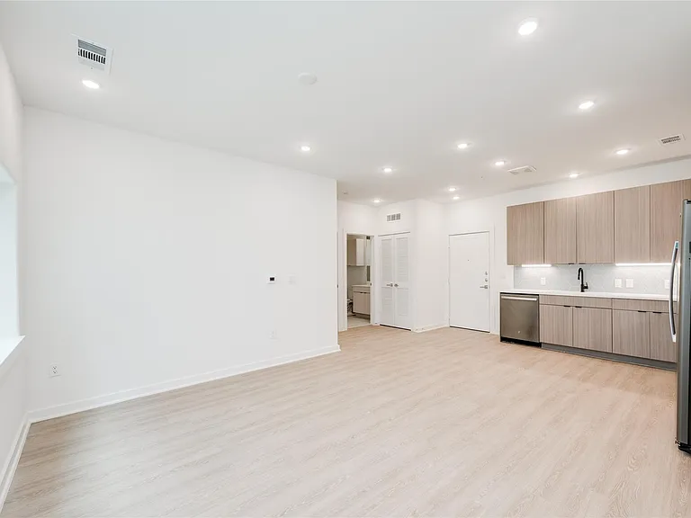 4802 S Congress Ave #121 — Photo 14