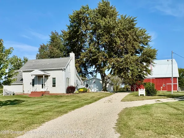 7897 S Grove Rd, Dewitt, MI 48820