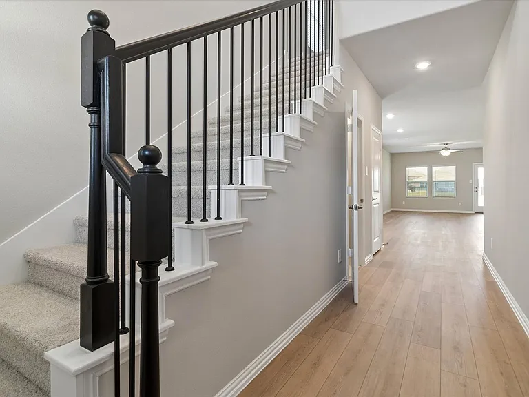 1414 Bridgestone Dr — Photo 3