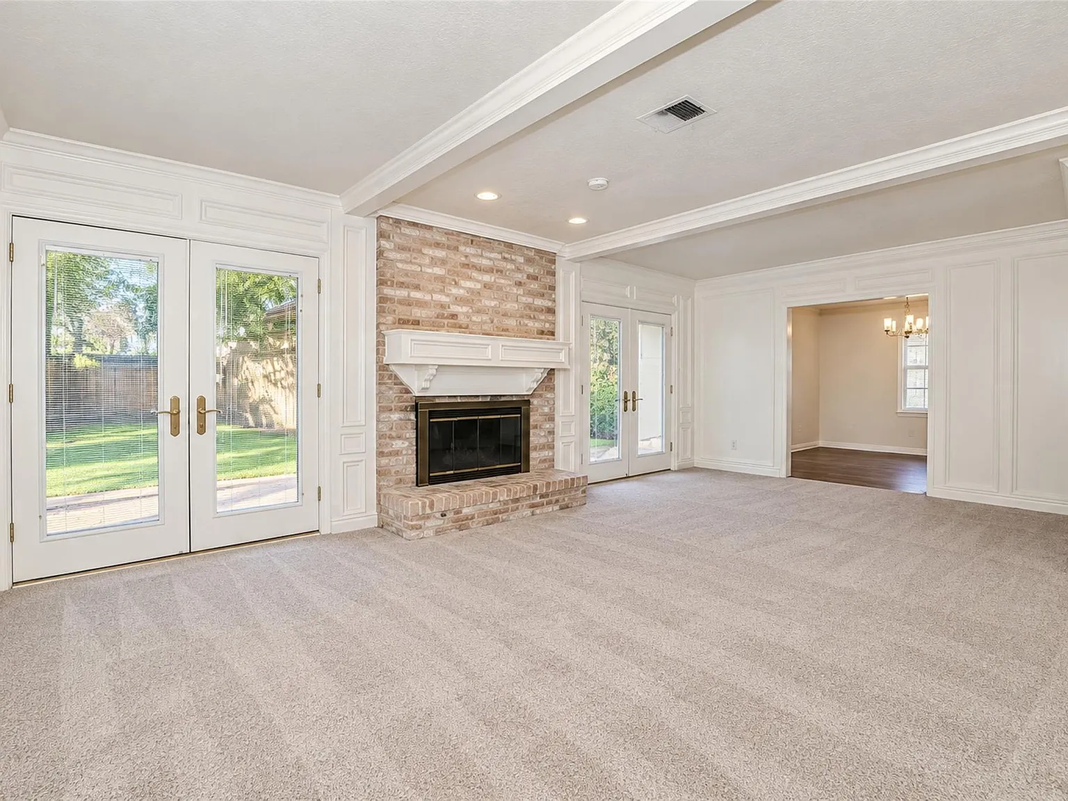 4 bed, 2.5 bath, 2628 sqft, $2,600 — Photo 3