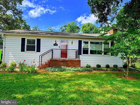 2nd image of 833 Meadow Rd