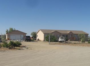 5118 Dos Palmas Rd, Phelan, CA 92371