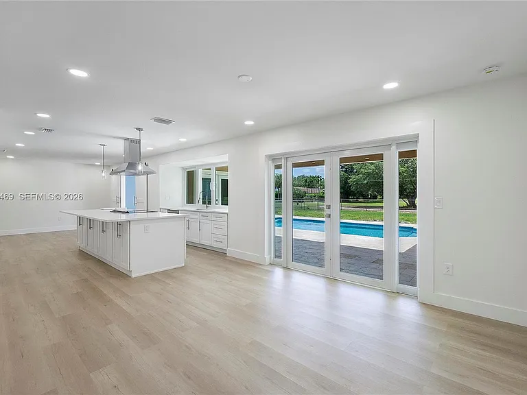 4914 SW 90th Ave — Photo 12