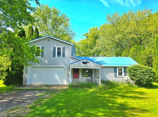 12516 Lake Rd, Burton, OH 44021