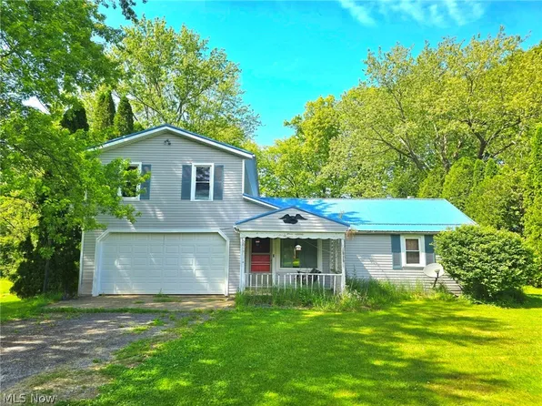 12516 Lake Rd, Burton, OH 44021