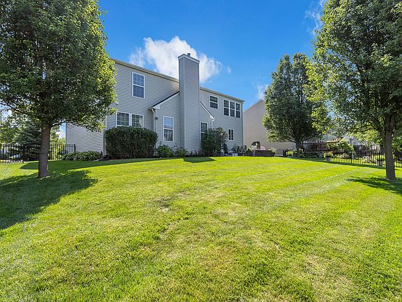 5th image of 3109 Drury Ln