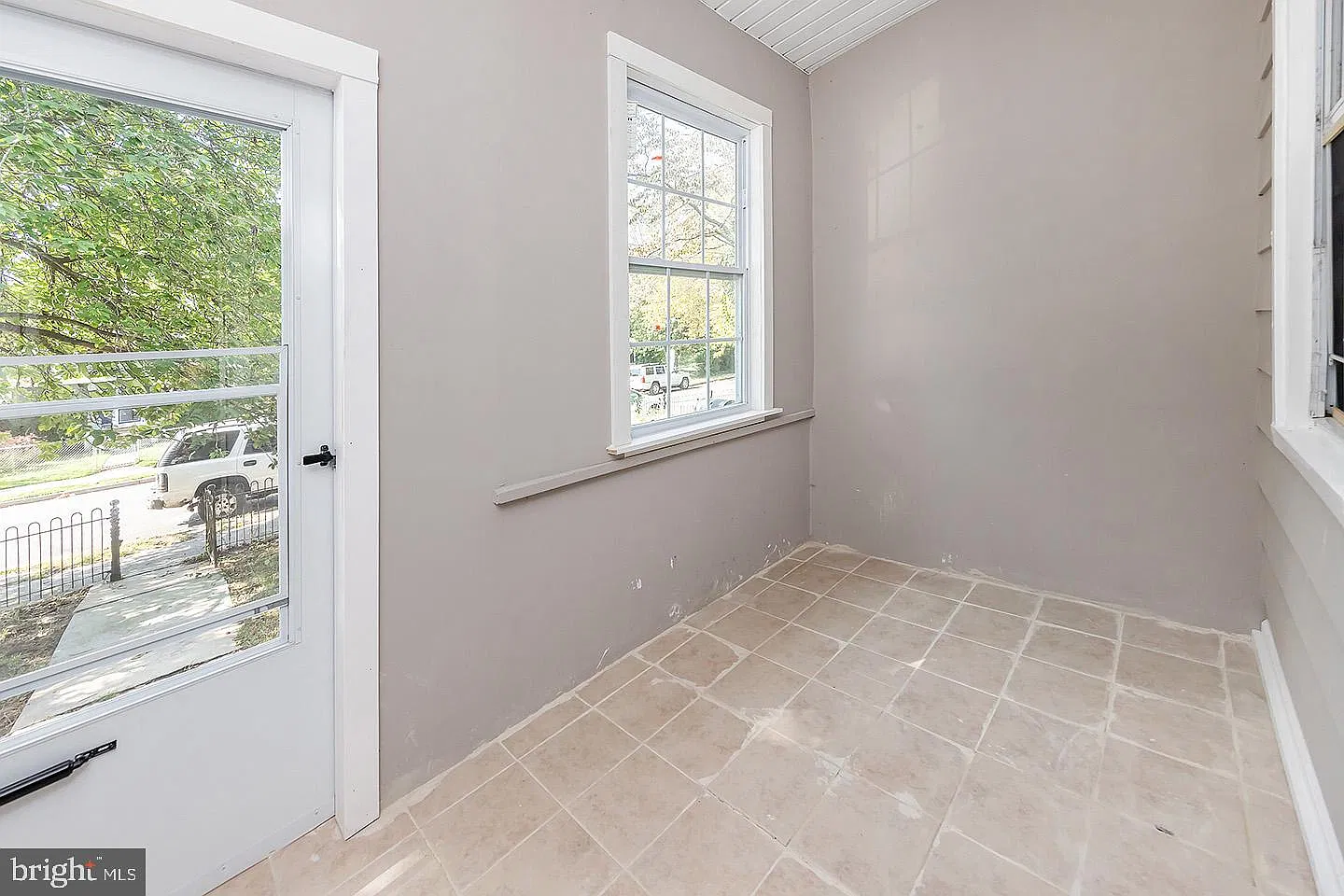 4 bed, 1.0 bath, 1478 sqft, $1,850 — Photo 4