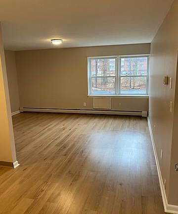 2nd image of 40 Cumberland Dr APT A12