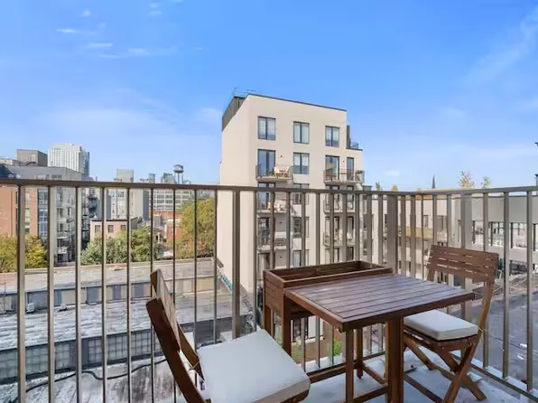 16 West Street image 2 of 37