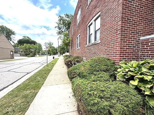 1 bed, 800 sqft, $1,350 — Photo 4