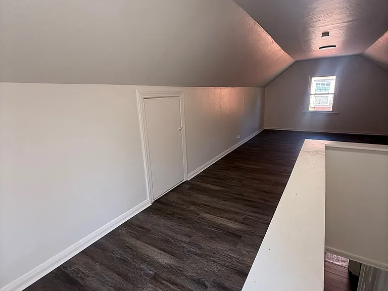 3155 Lincoln St — Photo 9