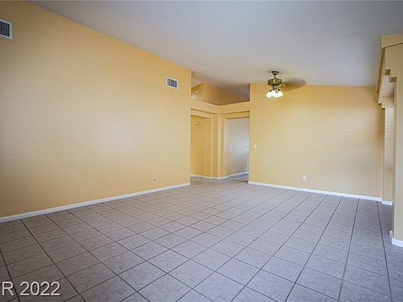 5th image of 10104 Yellow Canary Ave
