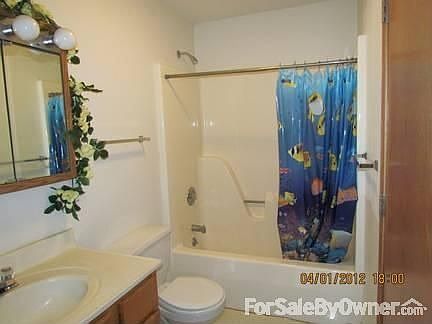 Living Room
						:
						Living Room