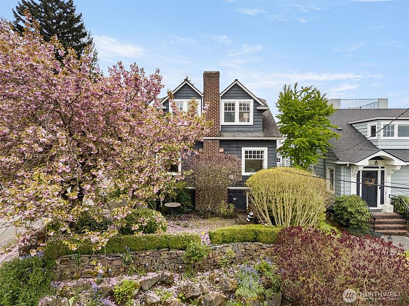 2nd image of 114 Queen Anne Drive