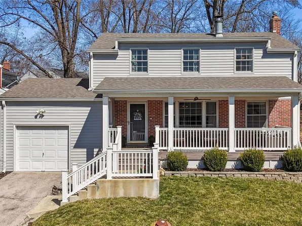 82 Heatherbrook Ln, Saint Louis, MO 63122