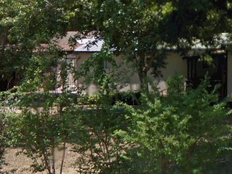 8410 Rolling Oaks Dr — Photo 4