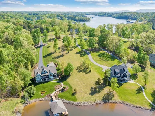 18 Stillwater Dr, Union Hall, VA 24176