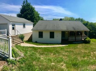 44 Jerome Rd, Uncasville, CT 06382