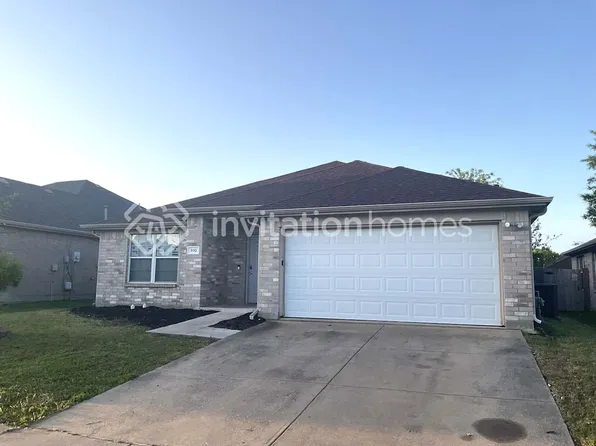 910 Simi Dr, Arlington, TX 76001